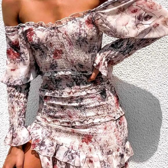 SNDYS. Floral Ruched Ruffle Bodycon Puff Sleeve Mini Dress - Picture 1 of 7